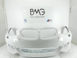 BMW E92 Lci M Ön Tampon 51118035777 (Beyaz)