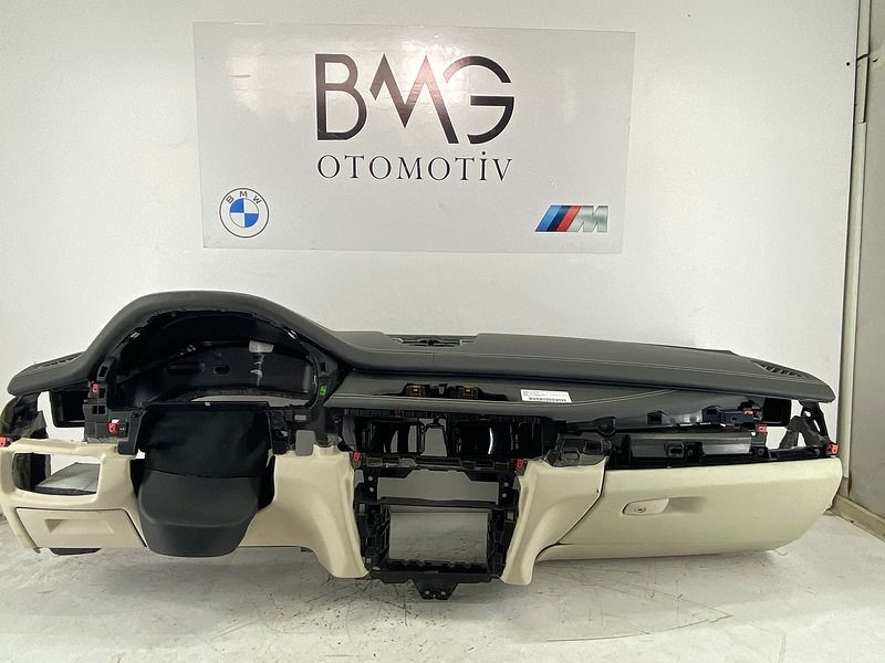 BMW X5 F15 Göğüs 51459382547 | F15 Head-Up Dikişli Göğüs (Beyaz) 
