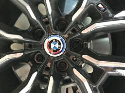 BMW 50.Yıl Logo Seti (Kaput-Bagaj-Jant-Direksiyon)